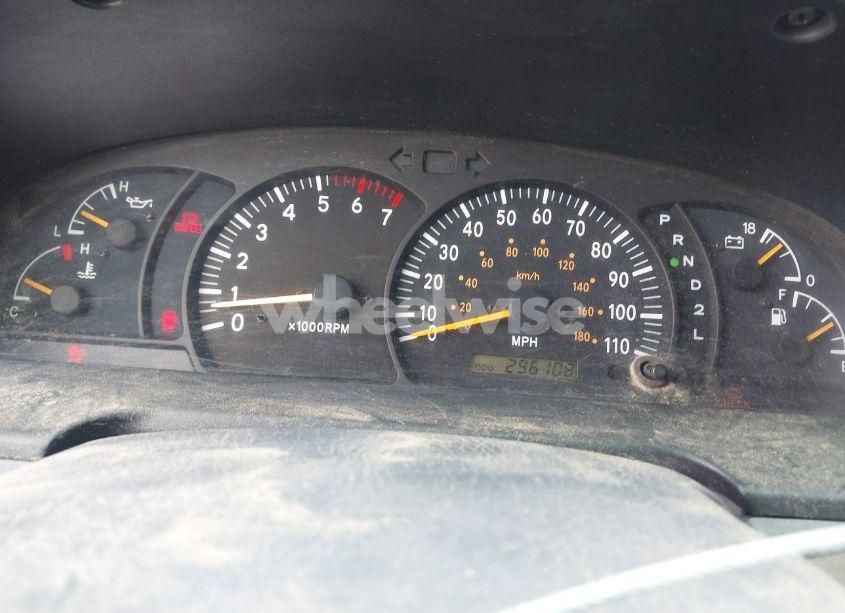 Photo 7 of 2001 Toyota Tundra SR5 V8 (VIN 5TBBT44181S150231)