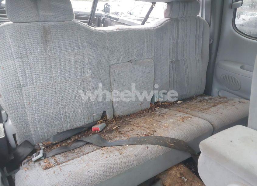 Photo 8 of 2002 Toyota Tundra SR5 V8 (VIN 5TBBT44182S239766)