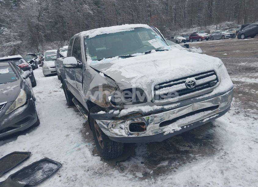 2002 Toyota Tundra SR5 V8 (VIN 5TBBT44182S302560) main photo