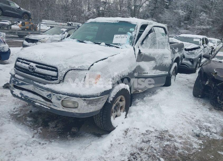 Photo 2 of 2002 Toyota Tundra SR5 V8 (VIN 5TBBT44182S302560)