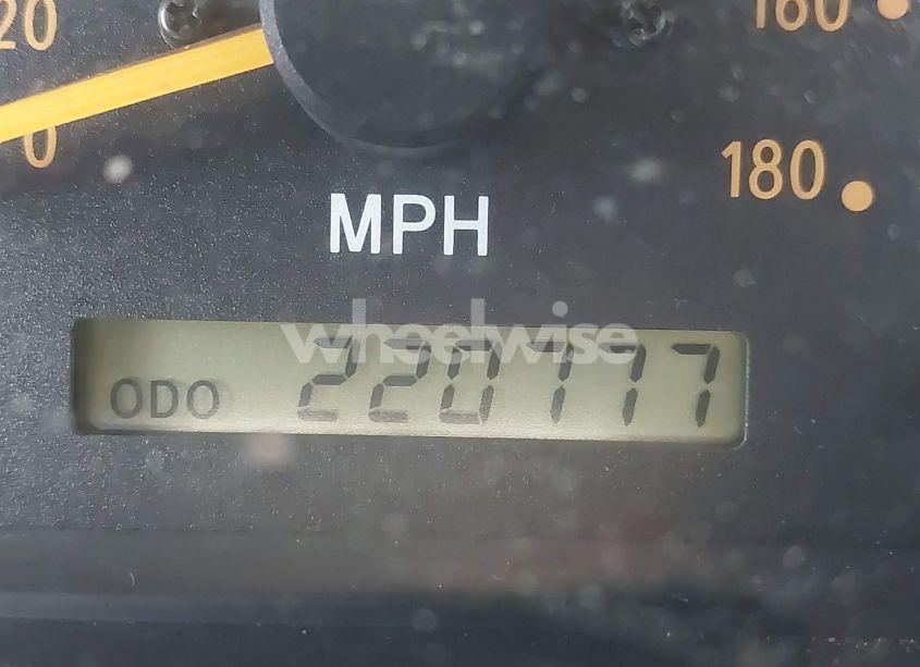 Photo 15 of 2003 Toyota Tundra SR5 V8 (VIN 5TBBT44183S405902)