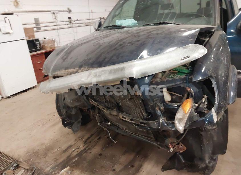 Photo 6 of 2004 Toyota Tundra SR5 V8 (VIN 5TBBT44184S445611)