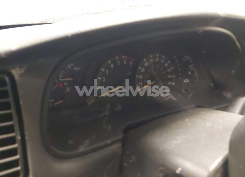 Photo 7 of 2004 Toyota Tundra SR5 V8 (VIN 5TBBT44184S445611)