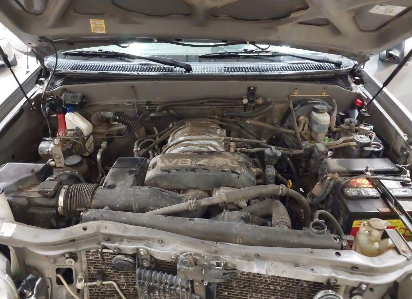 Photo 10 of 2000 Toyota Tundra SR5 V8 (VIN 5TBBT4418YS004566)