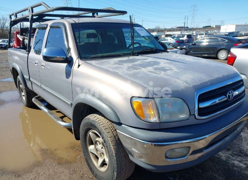 2000 Toyota Tundra SR5 V8 (VIN 5TBBT4418YS043819) main photo