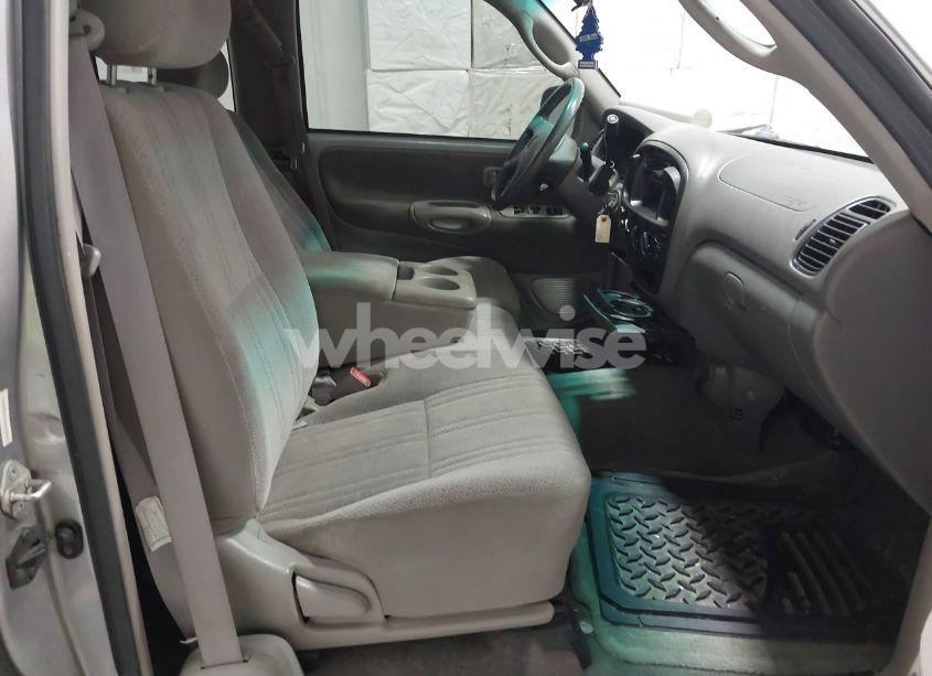 Photo 5 of 2001 Toyota Tundra SR5 V8 (VIN 5TBBT44191S130540)