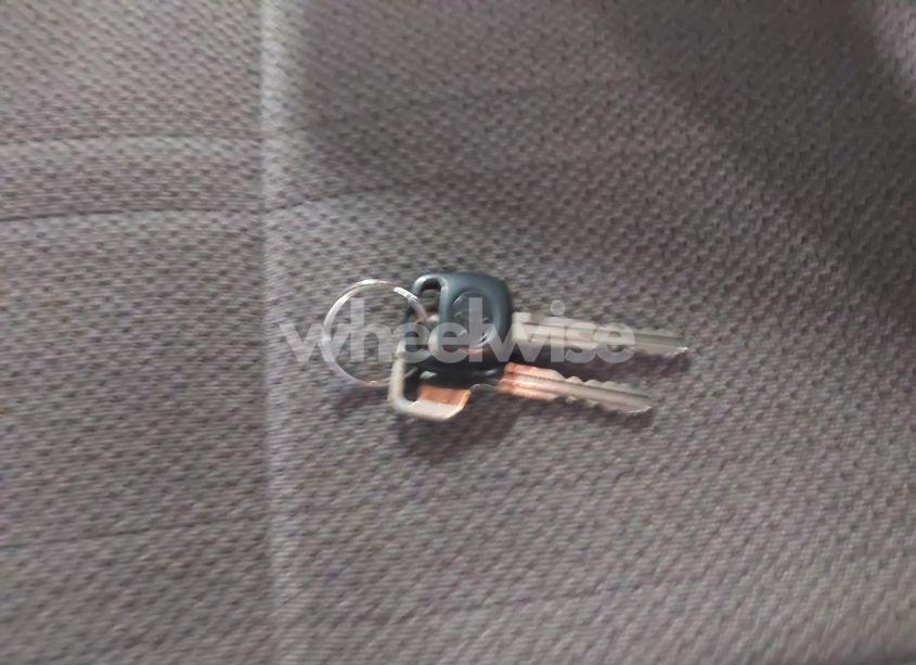 Photo 11 of 2001 Toyota Tundra SR5 V8 (VIN 5TBBT44191S154692)