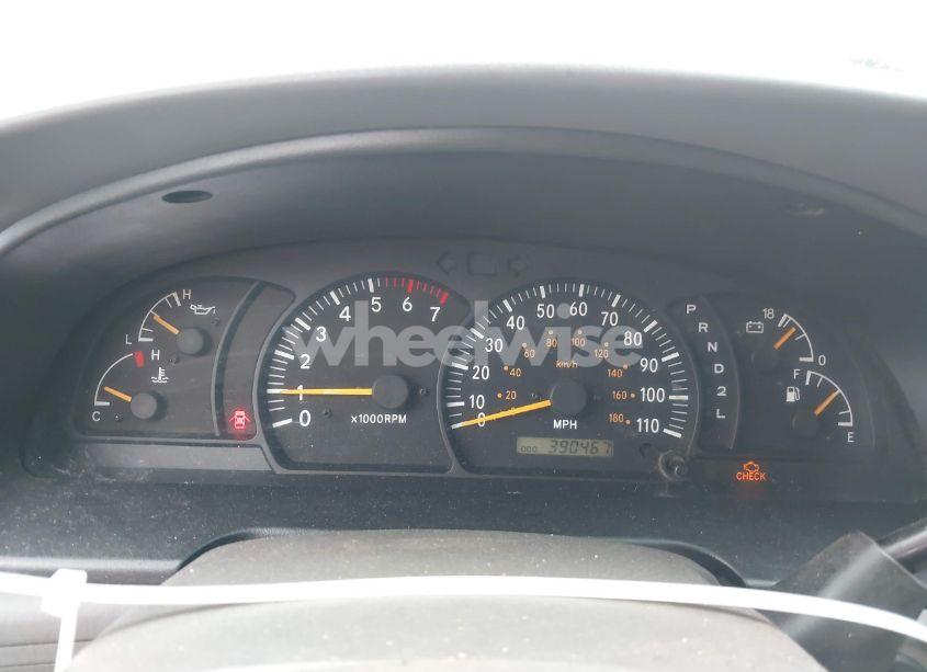Photo 7 of 2001 Toyota Tundra SR5 V8 (VIN 5TBBT44191S170021)