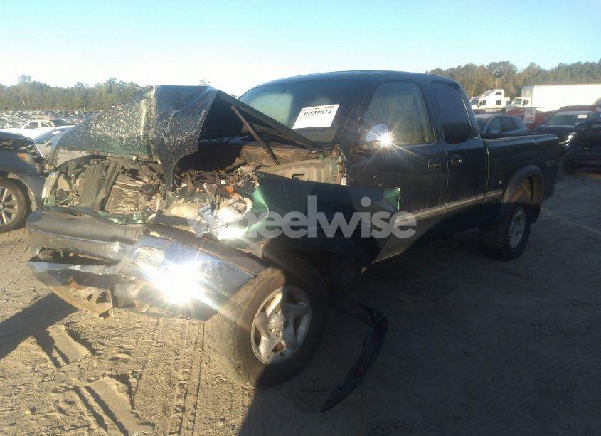 Photo 2 of 2002 Toyota Tundra SR5 V8 (VIN 5TBBT44192S313132)