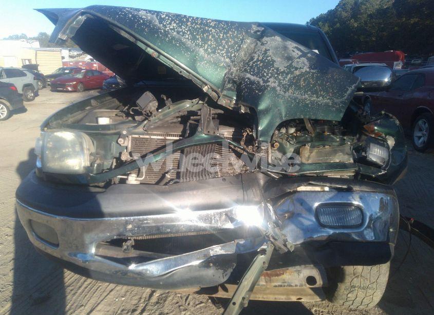 Photo 6 of 2002 Toyota Tundra SR5 V8 (VIN 5TBBT44192S313132)