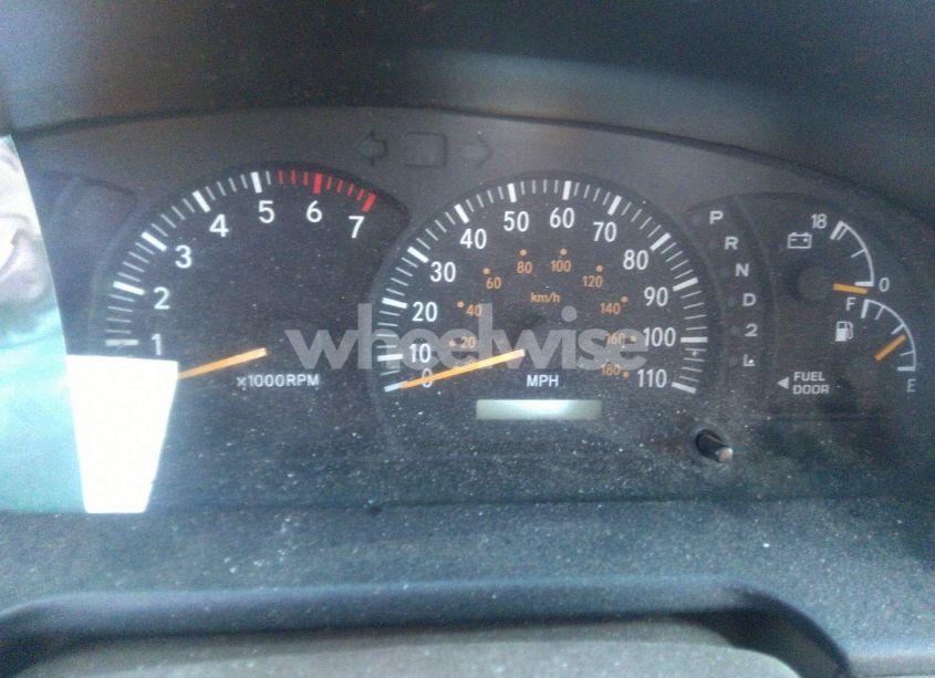 Photo 7 of 2002 Toyota Tundra SR5 V8 (VIN 5TBBT44192S313132)