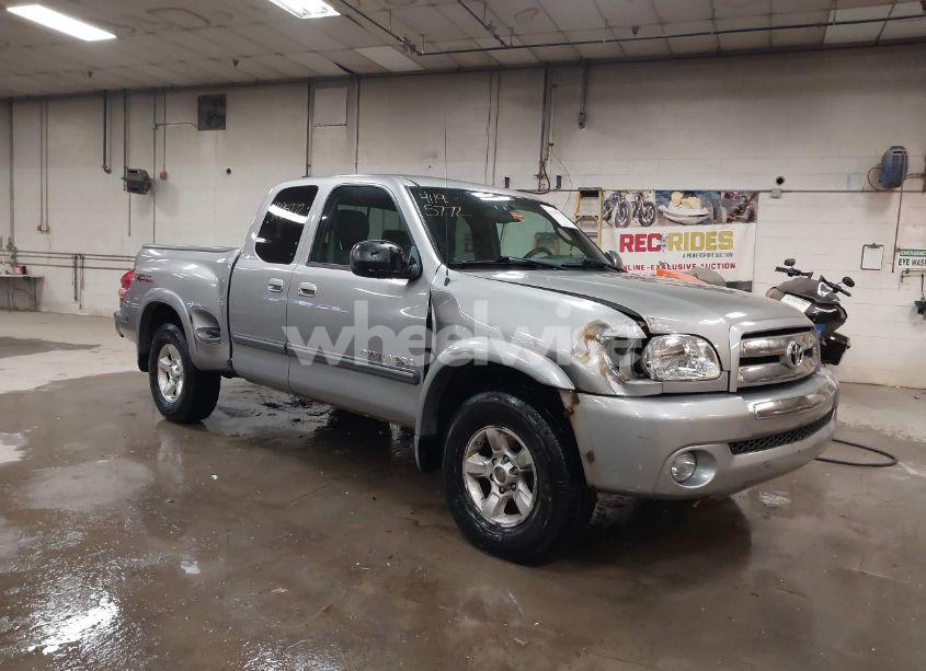 2005 Toyota Tundra SR5 V8 (VIN 5TBBT44195S461012) main photo