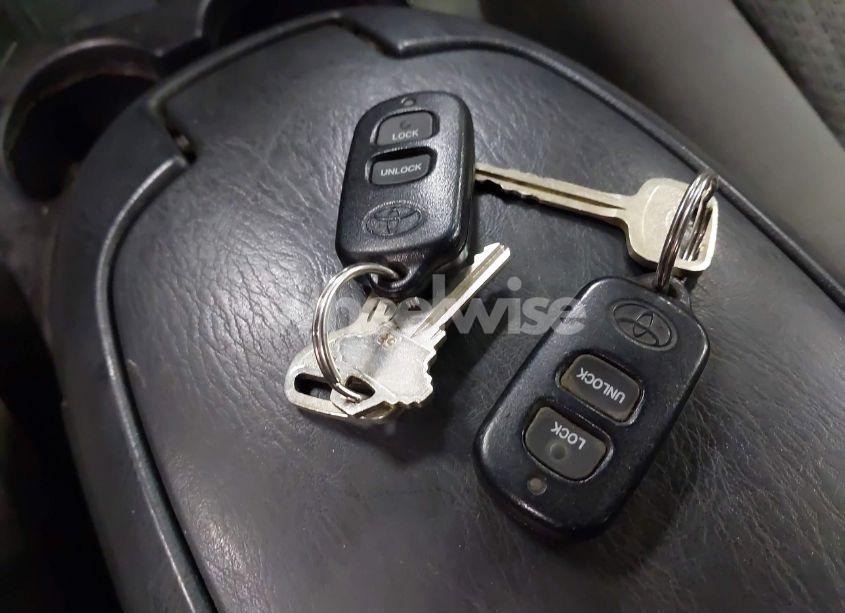 Photo 11 of 2005 Toyota Tundra SR5 V8 (VIN 5TBBT44195S461012)