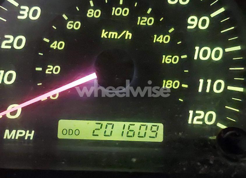 Photo 15 of 2005 Toyota Tundra SR5 V8 (VIN 5TBBT44195S461012)