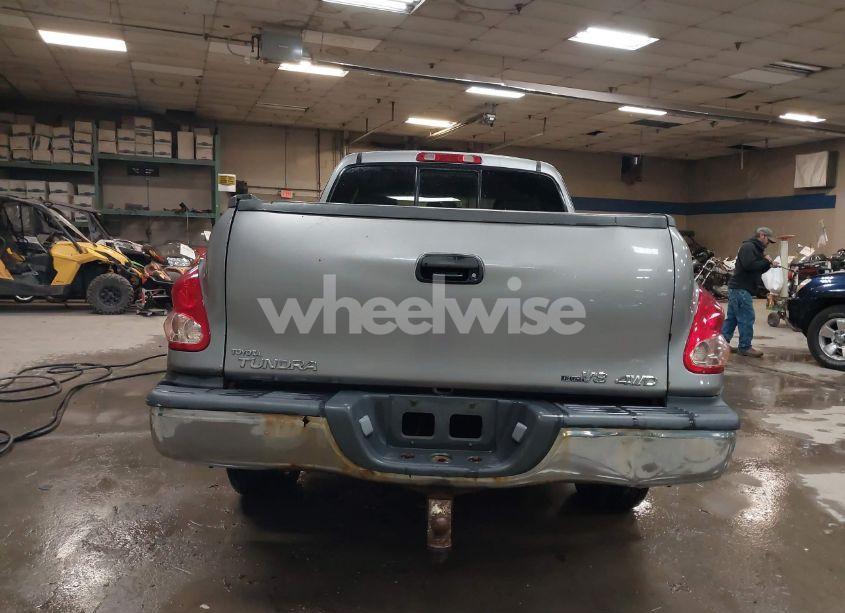 Photo 16 of 2005 Toyota Tundra SR5 V8 (VIN 5TBBT44195S461012)