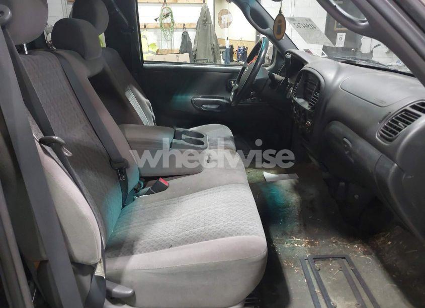 Photo 5 of 2006 Toyota Tundra SR5 V8 (VIN 5TBBT44196S483688)