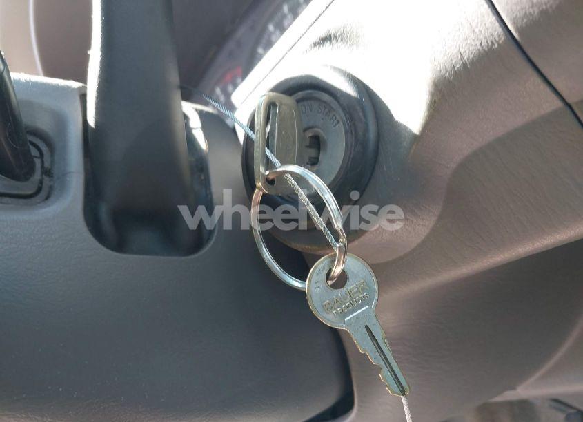 Photo 11 of 2000 Toyota Tundra SR5 V8 (VIN 5TBBT4419YS001062)