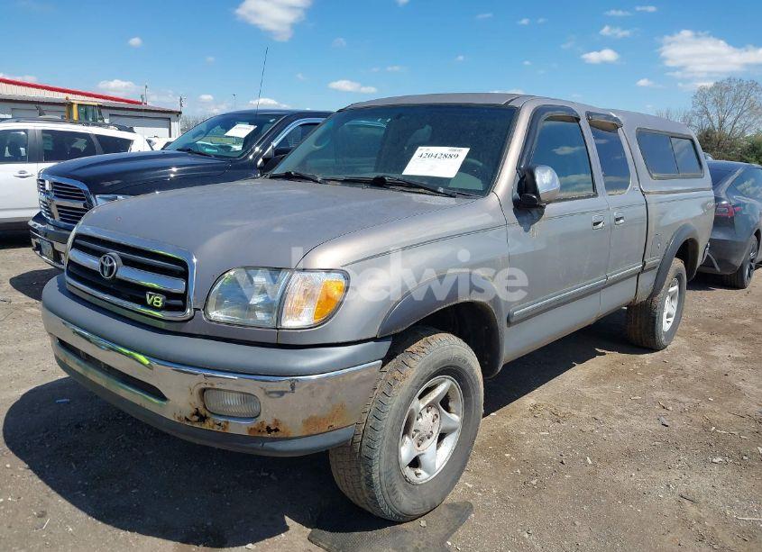 Photo 2 of 2000 Toyota Tundra SR5 V8 (VIN 5TBBT4419YS001062)