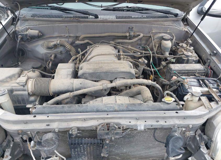 Photo 10 of 2001 Toyota Tundra SR5 V8 (VIN 5TBBT441X1S141336)