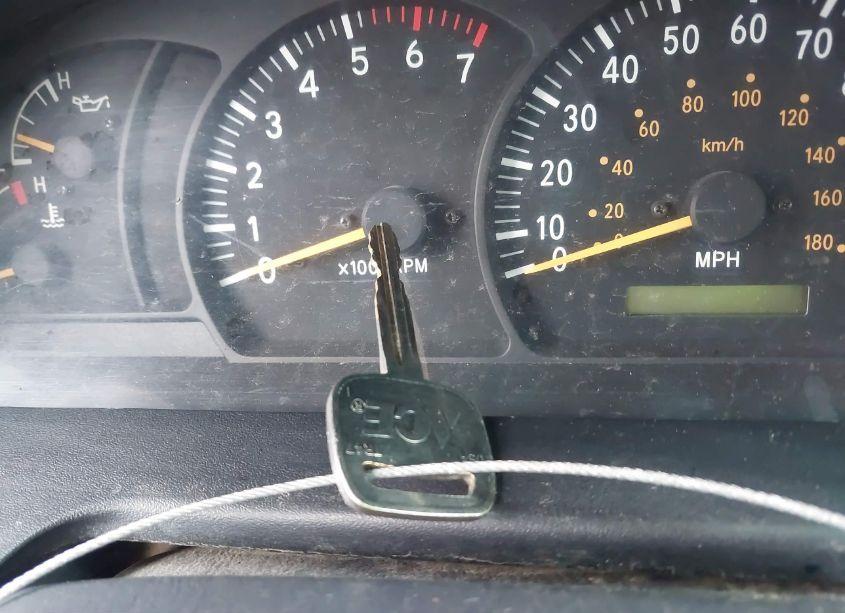 Photo 11 of 2001 Toyota Tundra SR5 V8 (VIN 5TBBT441X1S141336)