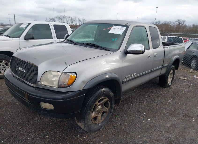 Photo 2 of 2001 Toyota Tundra SR5 V8 (VIN 5TBBT441X1S141336)