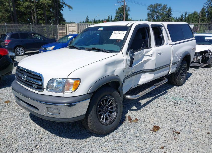 Photo 2 of 2001 Toyota Tundra SR5 V8 (VIN 5TBBT441X1S164924)