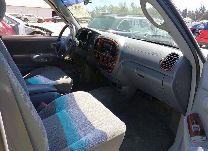 Photo 5 of 2001 Toyota Tundra SR5 V8 (VIN 5TBBT441X1S164924)