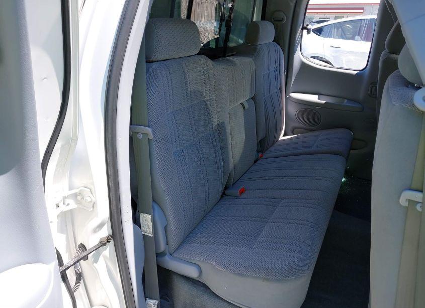 Photo 8 of 2001 Toyota Tundra SR5 V8 (VIN 5TBBT441X1S164924)