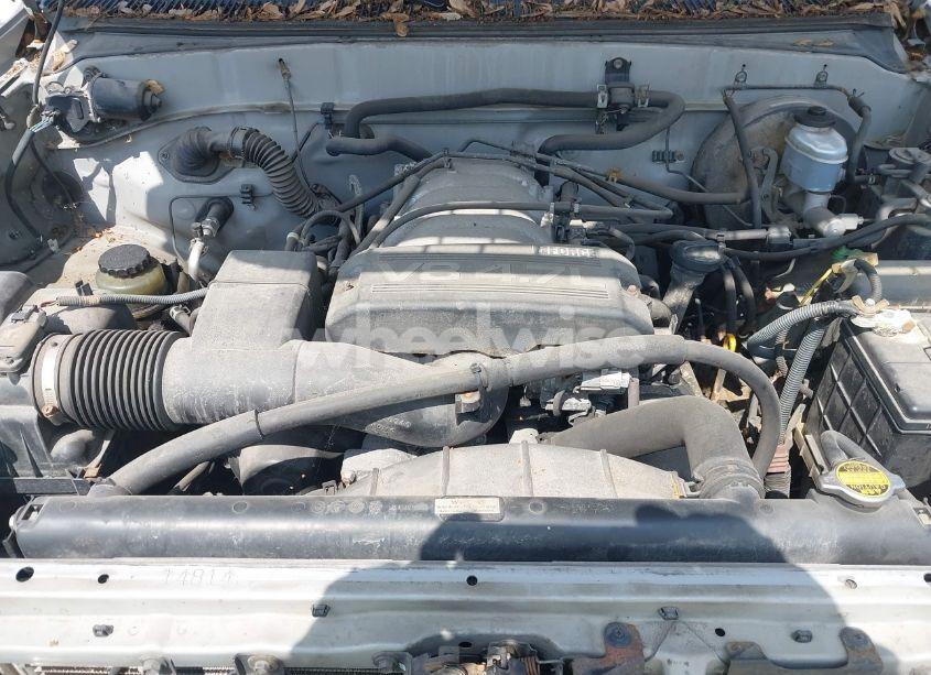 Photo 10 of 2002 Toyota Tundra SR5 V8 (VIN 5TBBT441X2S227960)