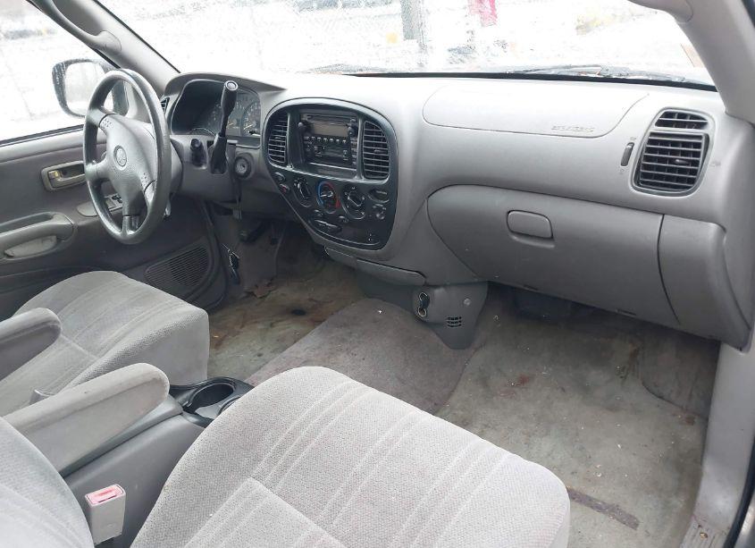 Photo 5 of 2002 Toyota Tundra SR5 V8 (VIN 5TBBT441X2S231510)