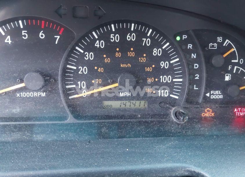 Photo 7 of 2002 Toyota Tundra SR5 V8 (VIN 5TBBT441X2S238960)