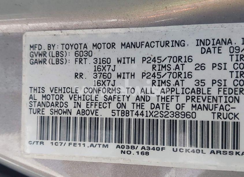 Photo 9 of 2002 Toyota Tundra SR5 V8 (VIN 5TBBT441X2S238960)