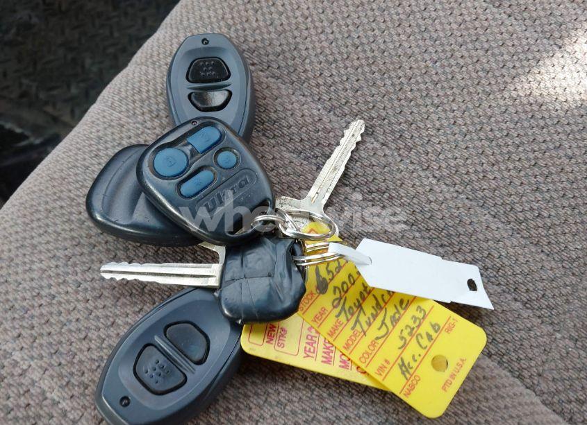 Photo 11 of 2002 Toyota Tundra SR5 V8 (VIN 5TBBT441X2S275233)