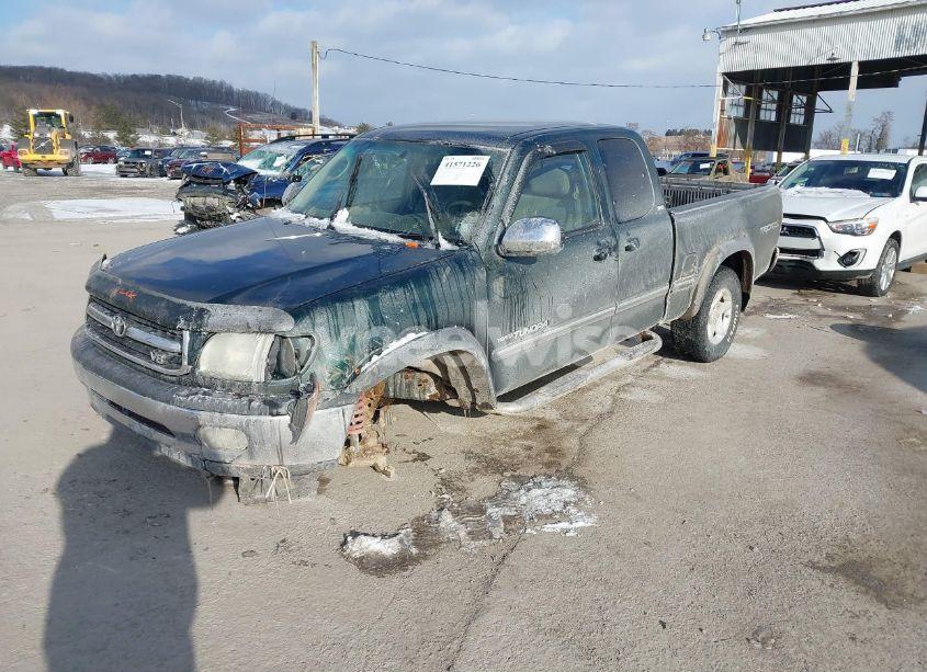 Photo 2 of 2002 Toyota Tundra SR5 V8 (VIN 5TBBT441X2S275233)