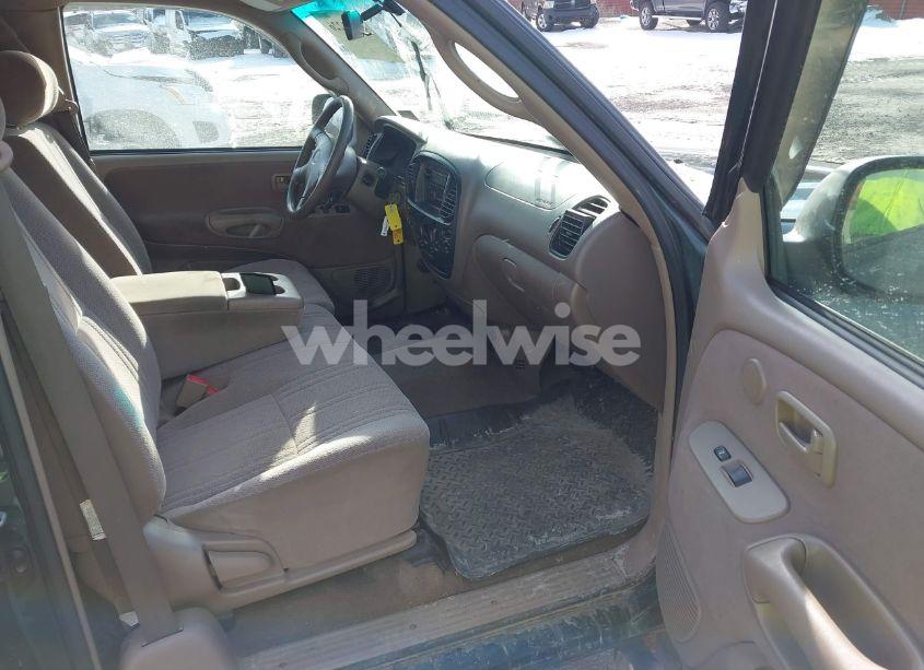 Photo 5 of 2002 Toyota Tundra SR5 V8 (VIN 5TBBT441X2S275233)