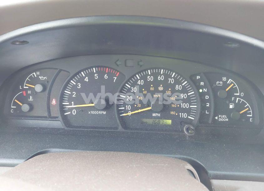 Photo 7 of 2002 Toyota Tundra SR5 V8 (VIN 5TBBT441X2S275233)