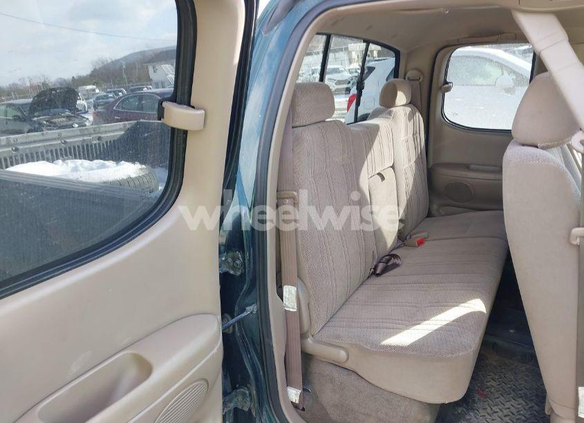 Photo 8 of 2002 Toyota Tundra SR5 V8 (VIN 5TBBT441X2S275233)