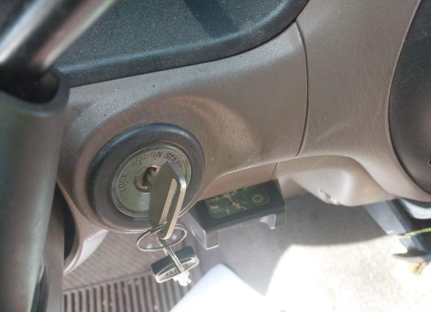 Photo 11 of 2002 Toyota Tundra SR5 V8 (VIN 5TBBT441X2S301586)