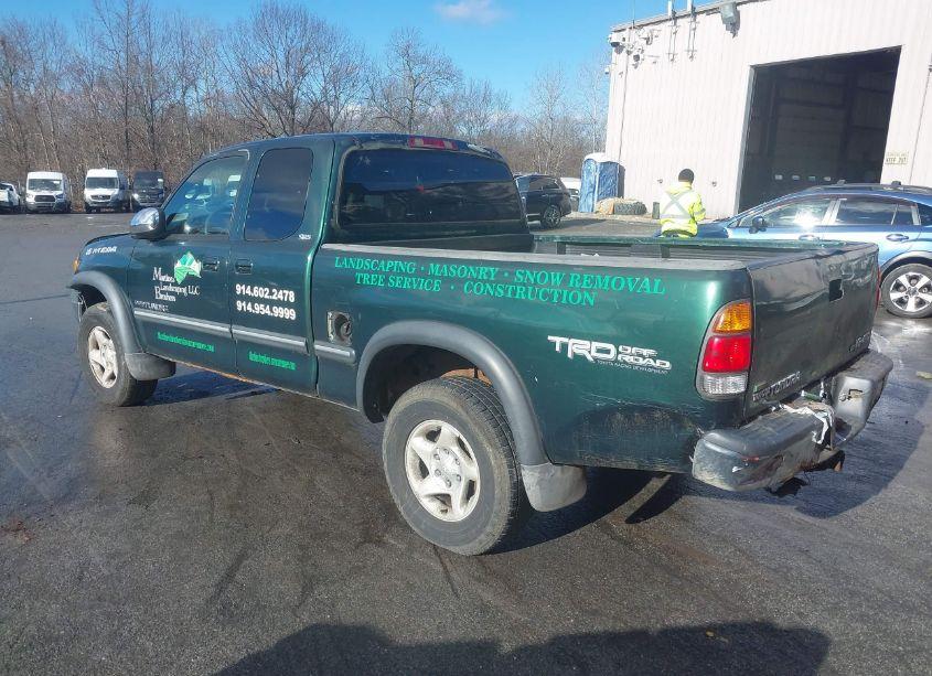 Photo 3 of 2002 Toyota Tundra SR5 V8 (VIN 5TBBT441X2S301586)