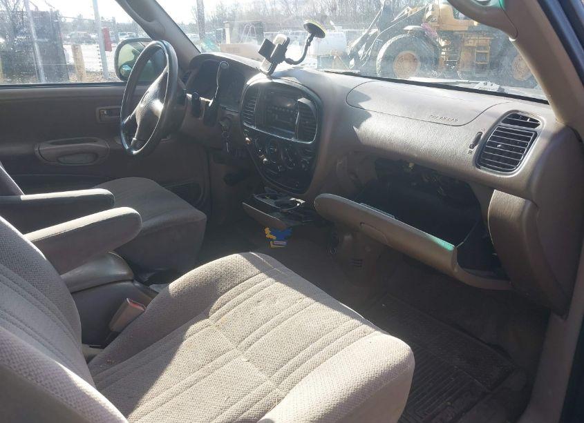 Photo 5 of 2002 Toyota Tundra SR5 V8 (VIN 5TBBT441X2S301586)