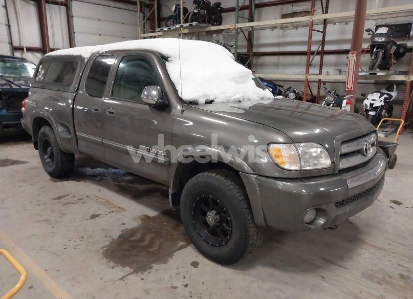 2003 Toyota Tundra SR5 V8 (VIN 5TBBT441X3S387290) main photo