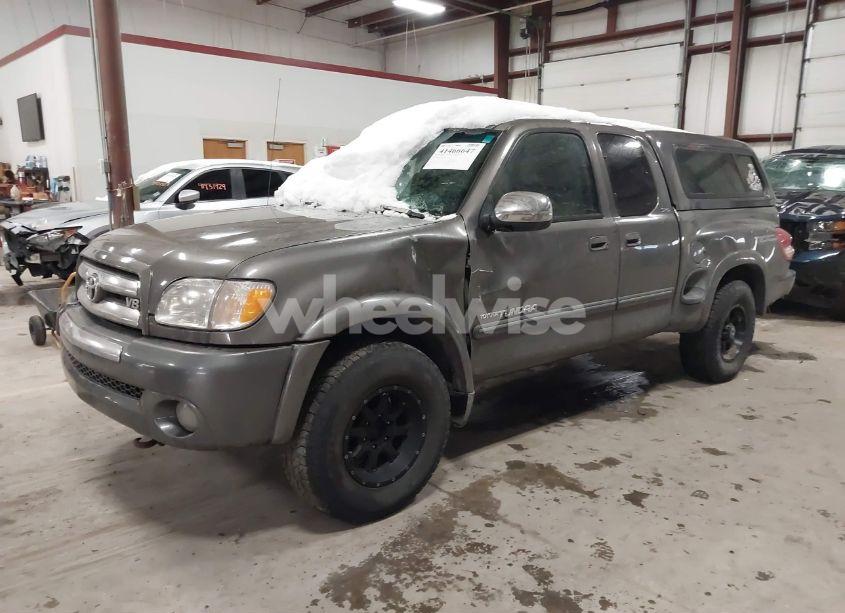 Photo 2 of 2003 Toyota Tundra SR5 V8 (VIN 5TBBT441X3S387290)