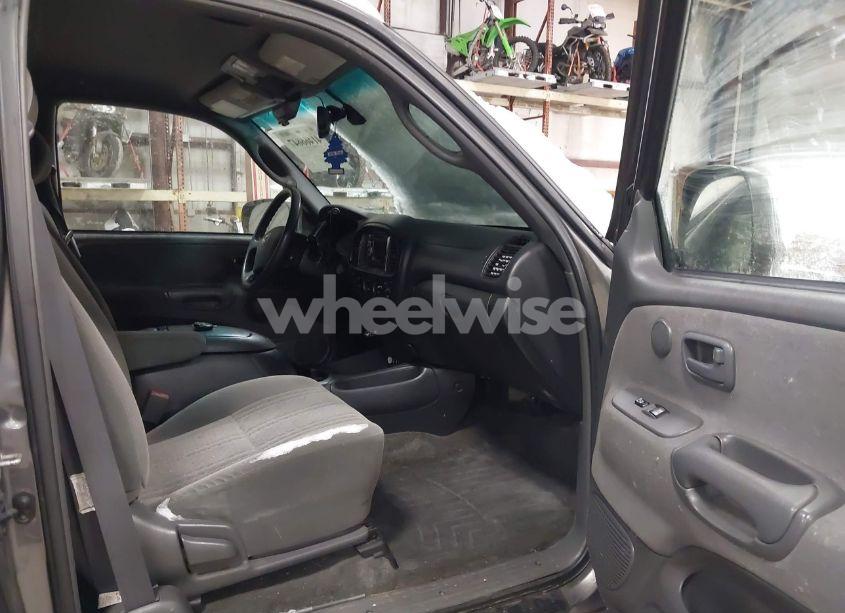 Photo 5 of 2003 Toyota Tundra SR5 V8 (VIN 5TBBT441X3S387290)