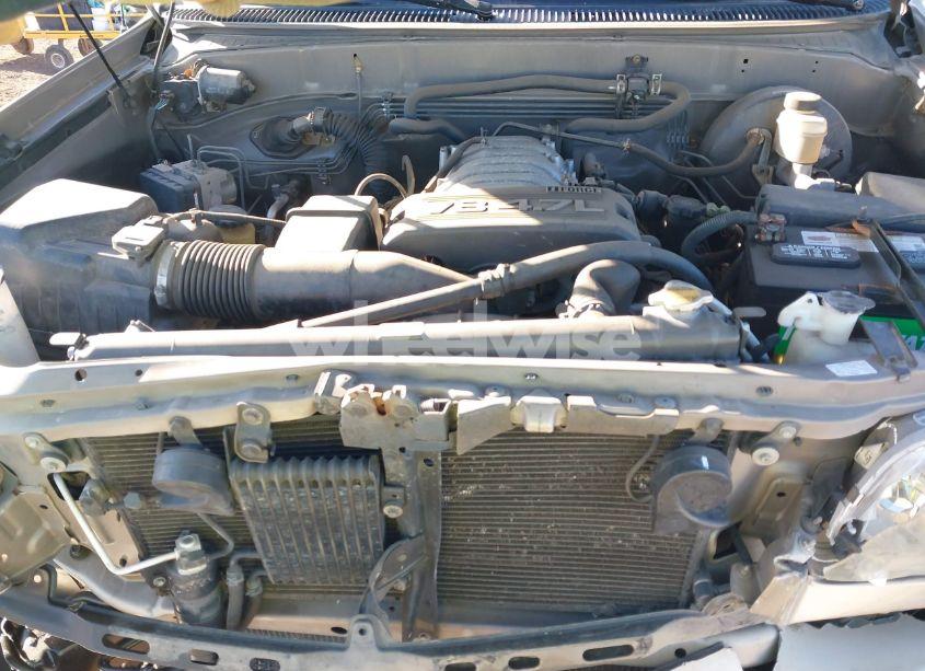 Photo 10 of 2004 Toyota Tundra SR5 V8 (VIN 5TBBT441X4S446386)