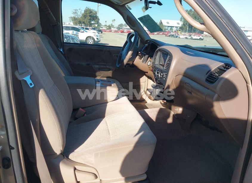 Photo 5 of 2004 Toyota Tundra SR5 V8 (VIN 5TBBT441X4S446386)
