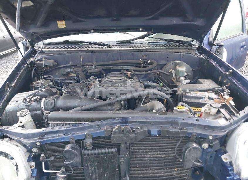 Photo 10 of 2005 Toyota Tundra SR5 V8 (VIN 5TBBT441X5S466669)
