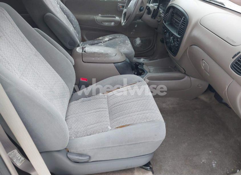 Photo 5 of 2006 Toyota Tundra SR5 V8 (VIN 5TBBT441X6S473946)