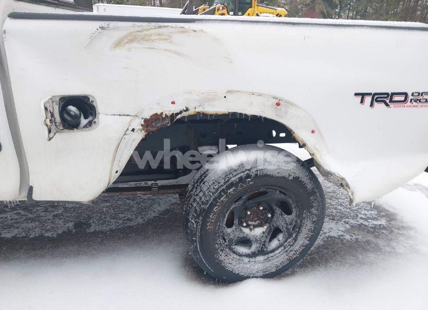 Photo 6 of 2006 Toyota Tundra SR5 V8 (VIN 5TBBT441X6S473946)