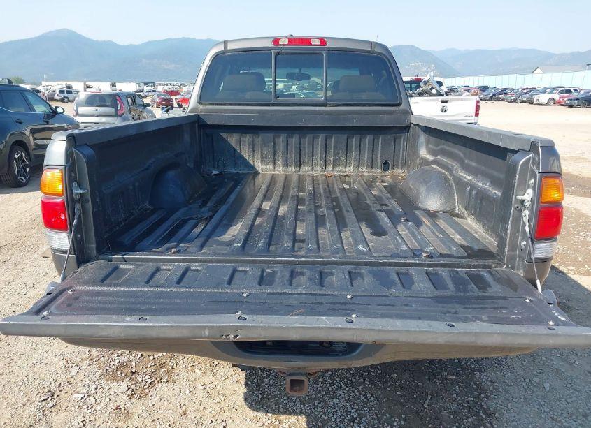 Photo 17 of 2004 Toyota Tundra LTD V8 (VIN 5TBBT48104S450800)