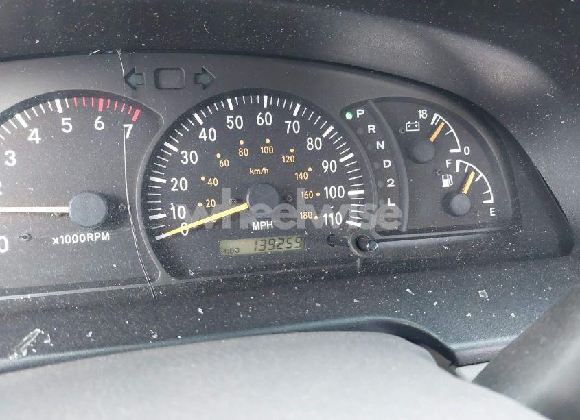 Photo 15 of 2000 Toyota Tundra LTD V8 (VIN 5TBBT4810YS096380)